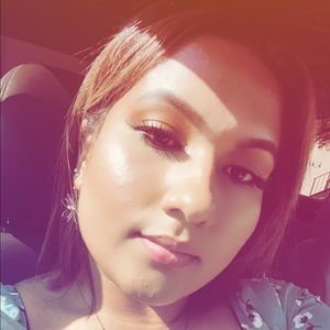 Meet your Posher, Neyda